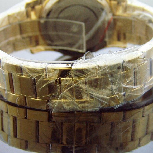 Ladies Swiss Master 164 Diamonds Gold-tone Round Case and band main image 4